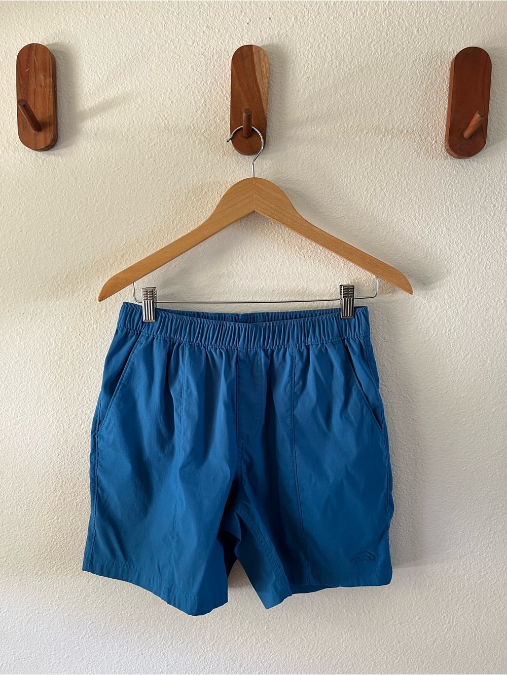 The North Face Men’s Class V pull on shorts - Small New